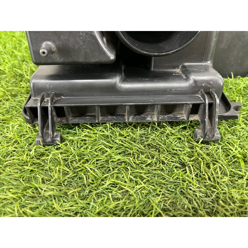 Корпус воздушного фильтра (впускная система) Mazda 6 GG 2004 2.0 RF5