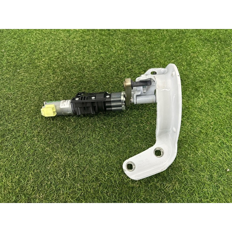 Привод двери багажника (электрика) AUDI Q7 4M 2017 3.0 CREC 4M0827851C