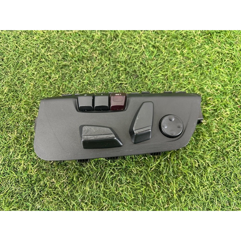 блок регулировки сидения (закрытая категория) BMW X1 F48 2016 2.0 B46B20 61319359831