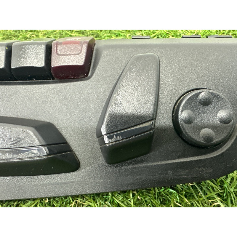 блок регулировки сидения (закрытая категория) BMW X1 F48 2016 2.0 B46B20 61319359831