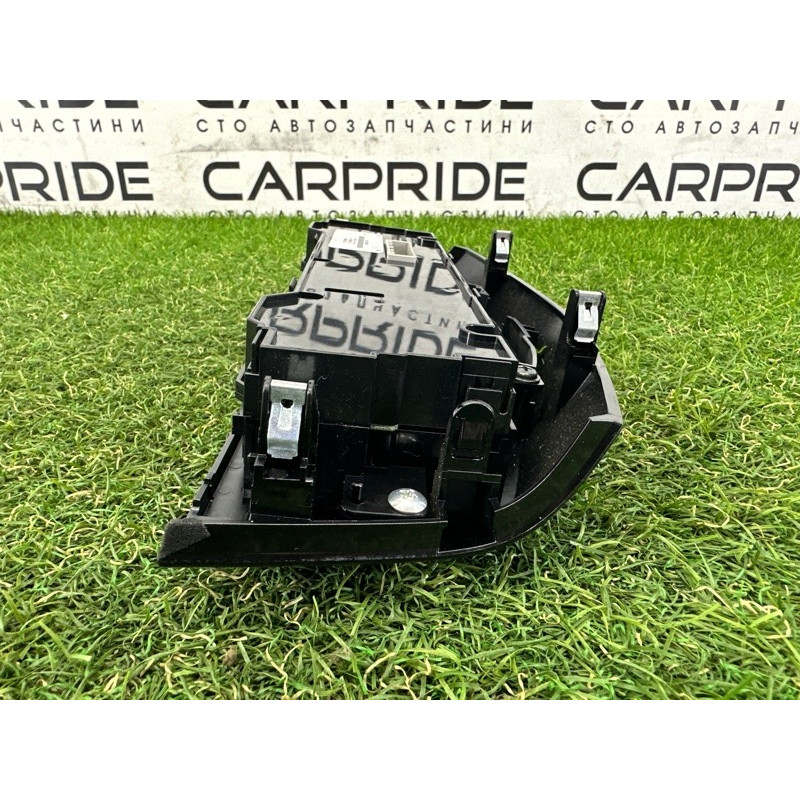 Блок управления климат-контролем (электрика / блок управления) Nissan Rogue T32 2016 2.5 QR25DE 275004BB0C