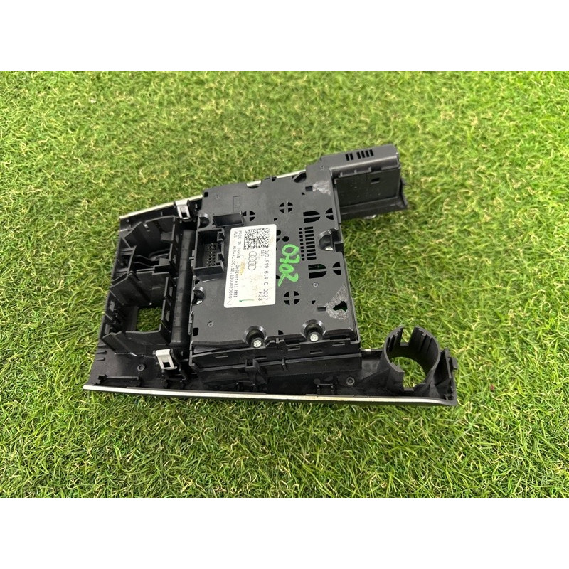 Блок кнопок мультимедиа (электрика / блок управления) AUDI A3 8V 2015 1.8 CNSB 8V0919614Q