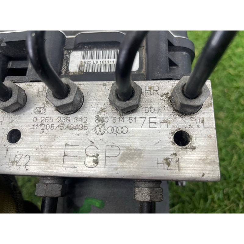 Блок abs (тормозная система) AUDI A4 B8 2012 2.0 CAEB 8K0614517EK