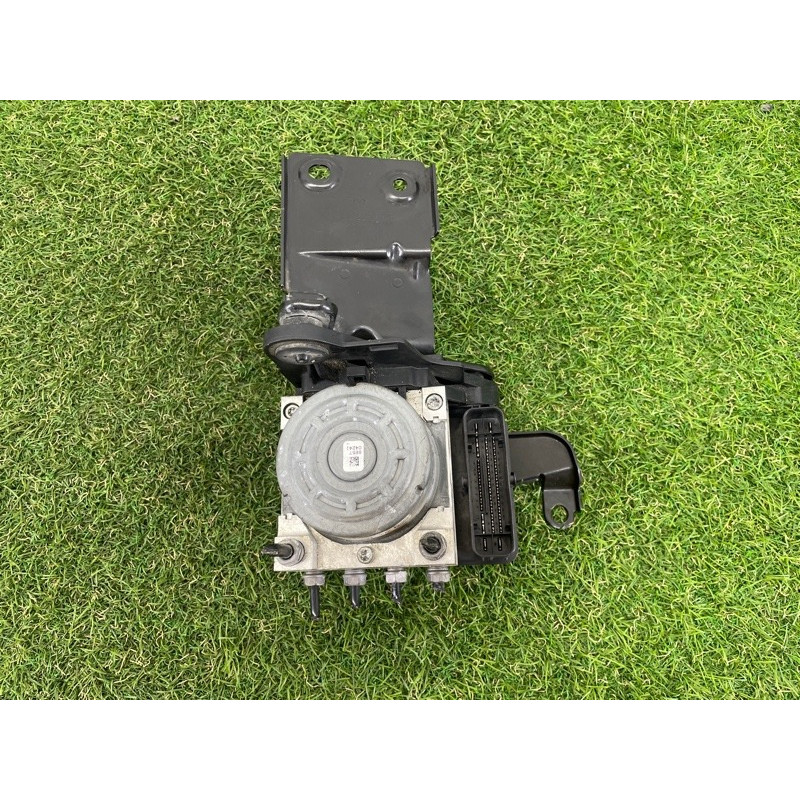 Блок abs (тормозная система) AUDI A3 8V 2015 1.8 CNSB 5Q0614517T