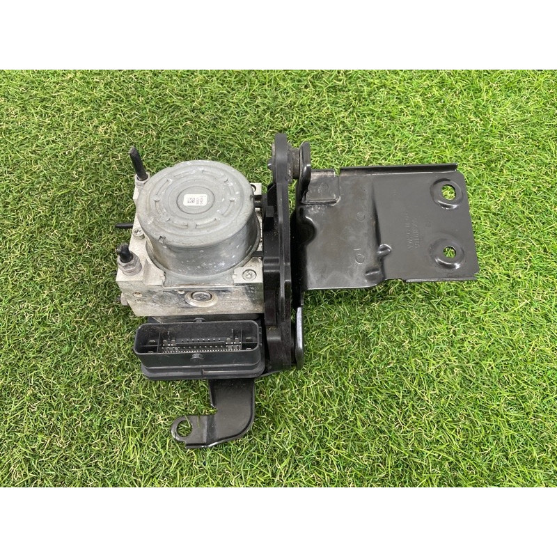 Блок abs (тормозная система) AUDI A3 8V 2015 1.8 CNSB 5Q0614517T