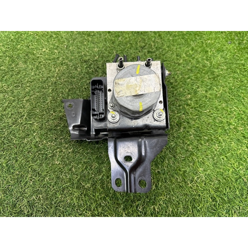 Блок ABS (гальмівна система) Nissan Rogue T32 2016 2.5 QR25DE 476609TB1B