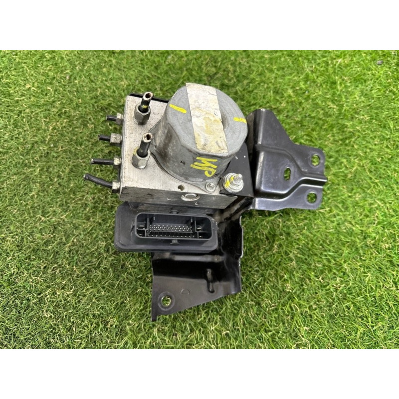 Блок ABS (гальмівна система) Nissan Rogue T32 2016 2.5 QR25DE 476609TB1B