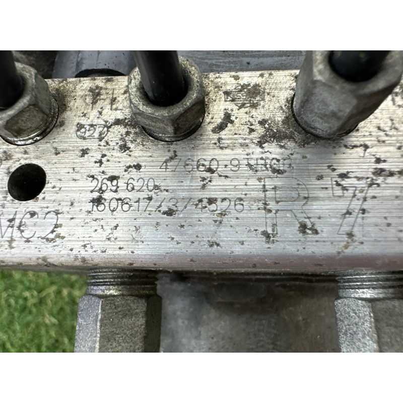 Блок ABS (гальмівна система) Nissan Rogue T32 2016 2.5 QR25DE 476609TB1B