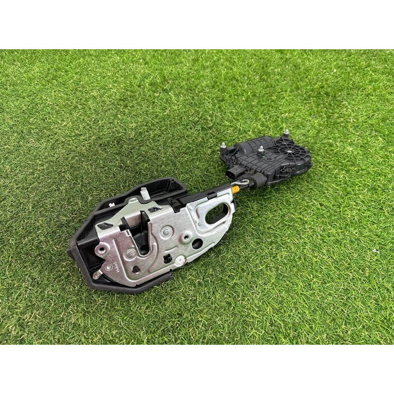 Замок дверей (кузов і елементи) BMW X5 E70 2013-2015 3.0 51225A36E85
