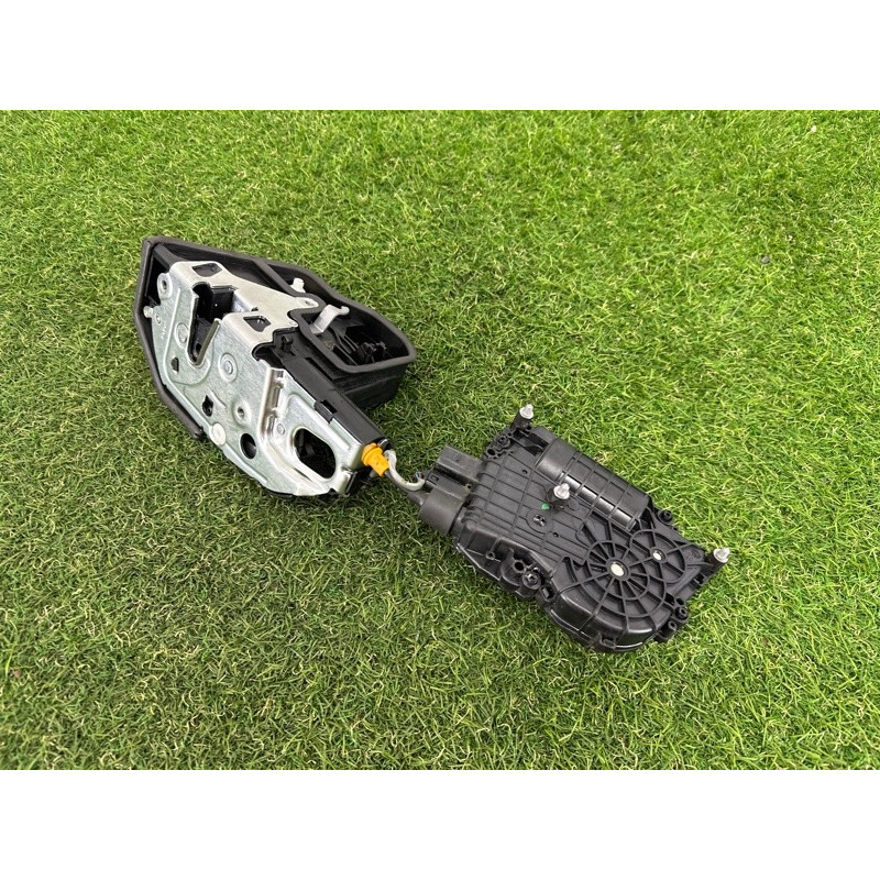 Замок дверей (кузов і елементи) BMW X5 E70 2013-2015 3.0 51225A36E85