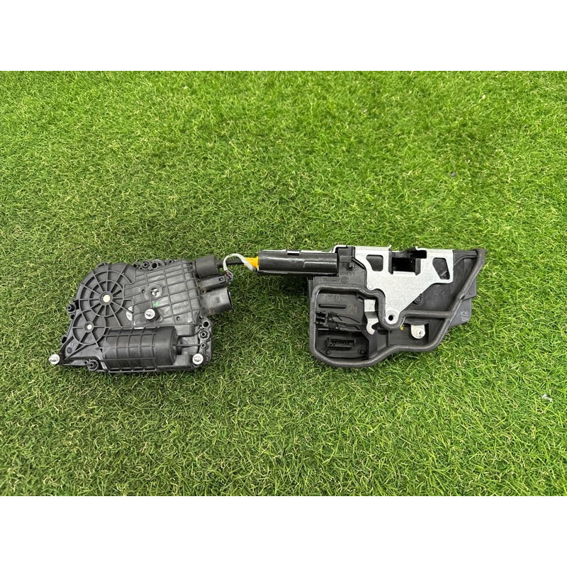 Замок дверей (кузов і елементи) BMW X5 E70 2013-2015 3.0 51225A36E85