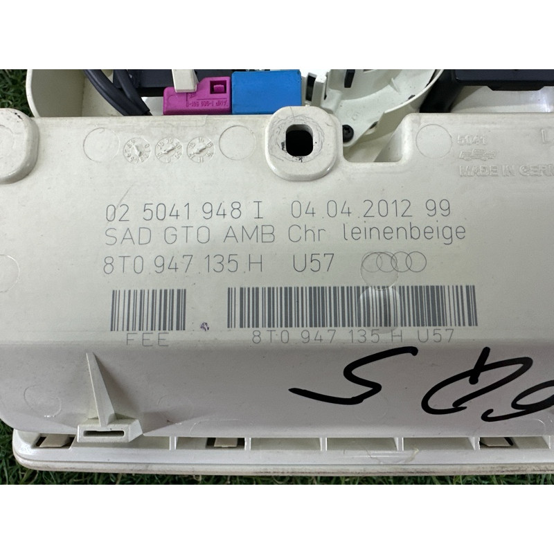 Плафон салона (салон) AUDI Q5 8R 2012 2.0 CAEB 8T0947140U57