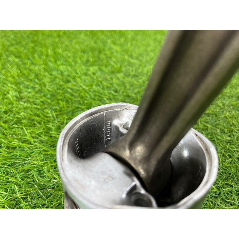 Поршень (двигатель и элементы) AUDI A6 C5 2001 2.5 AKE