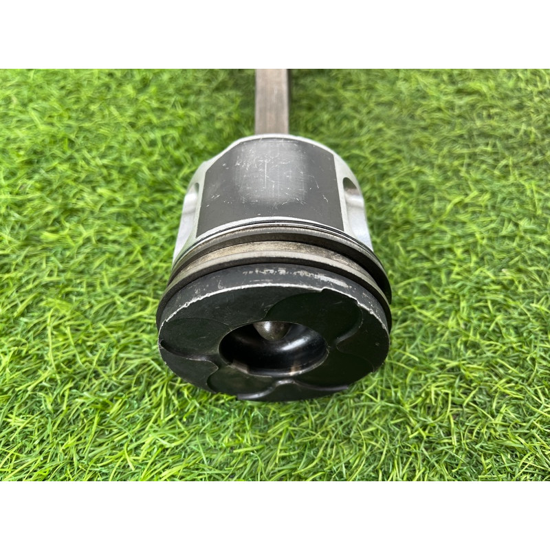 Поршень (двигатель и элементы) AUDI A6 C5 2001 2.5 AKE