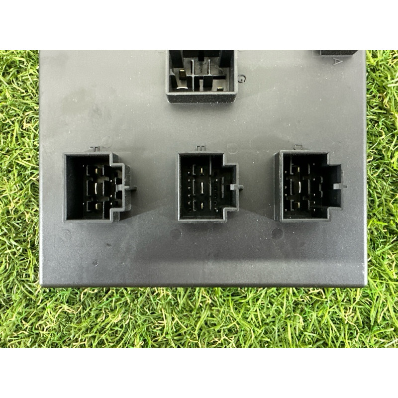 Модуль BCM (электрика / блок управления) AUDI Q5 8R 2012 2.0 CAEB 8K0907063CE