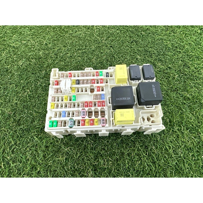 Блок предохранителей (электрика) Nissan Rogue T33 2021 2.5 PR25DD 243506RA0C