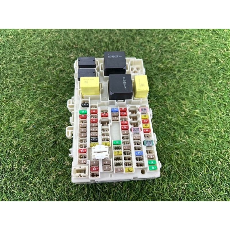 Блок предохранителей (электрика) Nissan Rogue T33 2021 2.5 PR25DD 243506RA0C