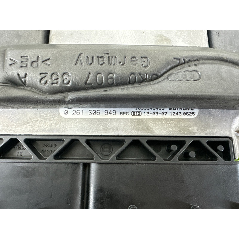 Блок управления двигателем (электрика / блок управления) AUDI Q5 8R 2012 2.0 CAEB 8R0907115P