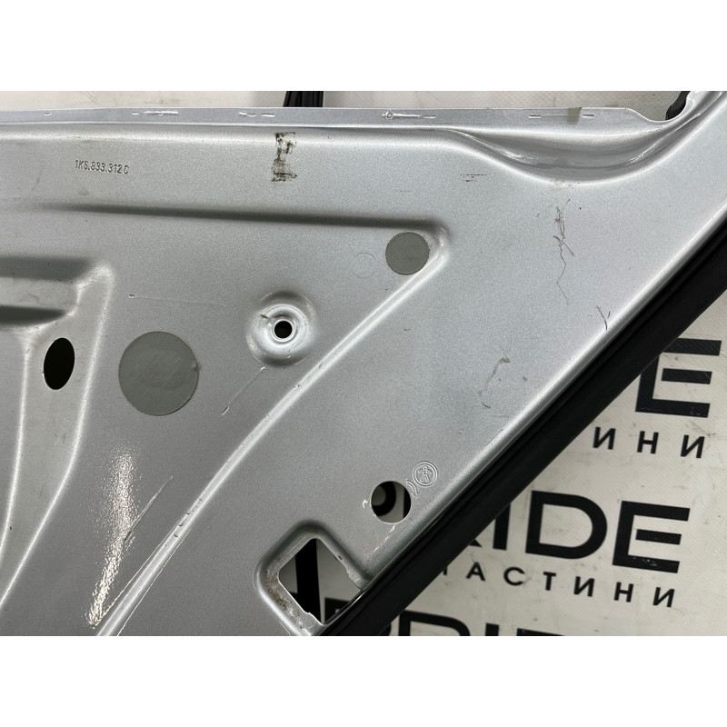 Дверь голая (наружные элементы кузова) Volkswagen Golf 1K 2004 2.0 BKD 1K6833302AA