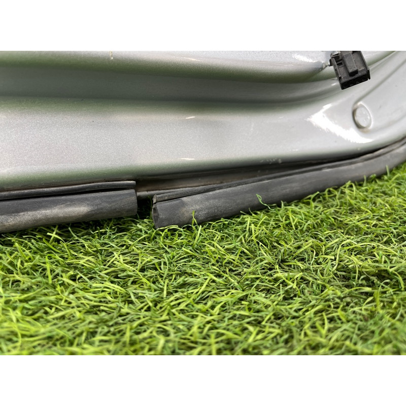 Дверь голая (наружные элементы кузова) Volkswagen Golf 1K 2004 2.0 BKD 1K6833302AA