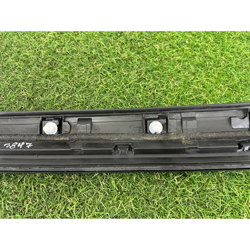 Накладка стойки (кузов и элементы) Nissan Rogue T33 2021 2.5 PR25DD 768366RR0A