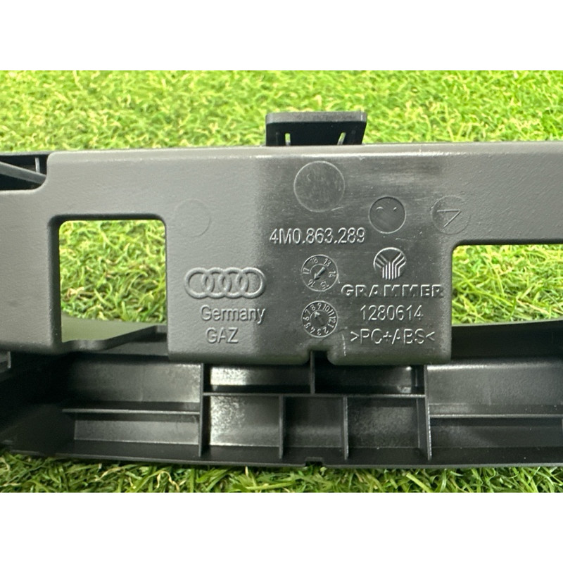 Накладка центральної консолі (салон) AUDI Q7 4M 2017 3.0 CREC 4M08632896PS