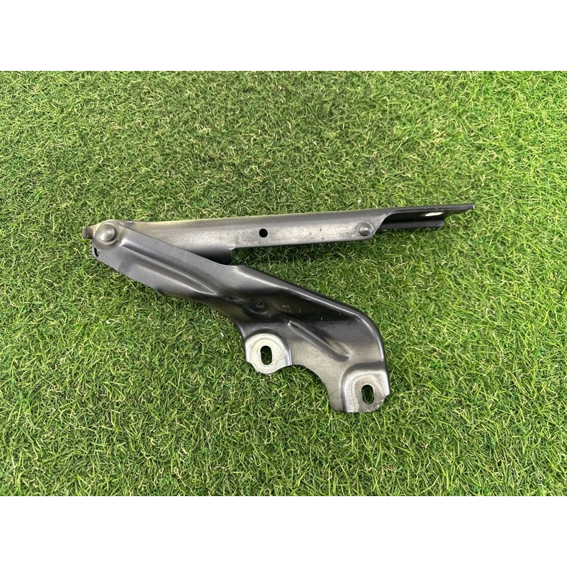 Петля капота (кузов и элементы) AUDI A7 4G 2012 3.0 CGXB 4G8823302E