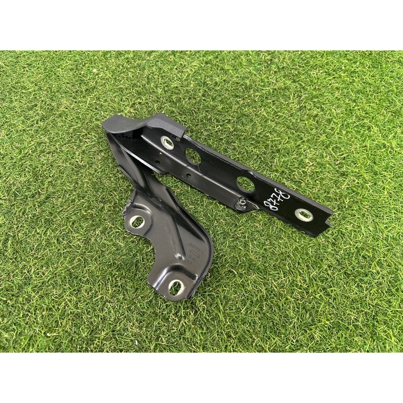 Петля капота (кузов и элементы) AUDI A7 4G 2012 3.0 CGXB 4G8823301E