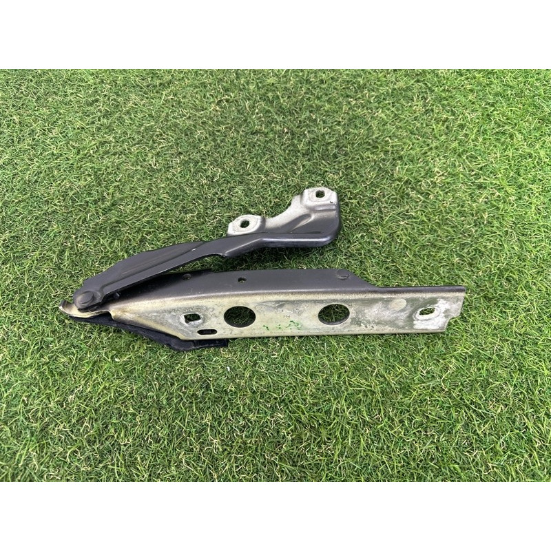 Петля капота (кузов и элементы) AUDI A7 4G 2012 3.0 CGXB 4G8823301E