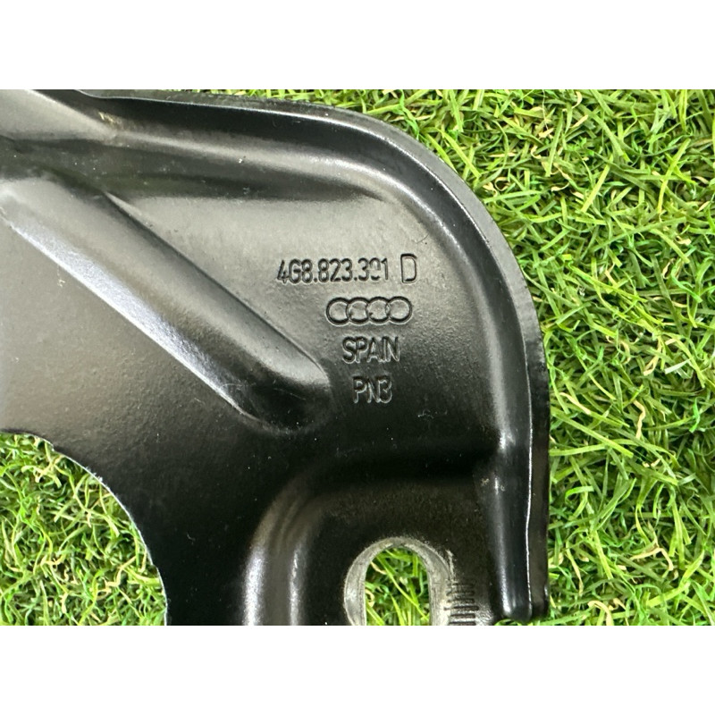 Петля капота (кузов и элементы) AUDI A7 4G 2012 3.0 CGXB 4G8823301E