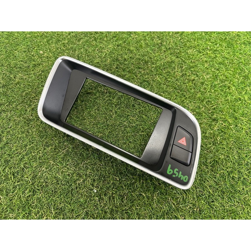 Накладка торпеды (салон) AUDI Q5 8R 2012 2.0 CAEB 8R1857186P3Q7