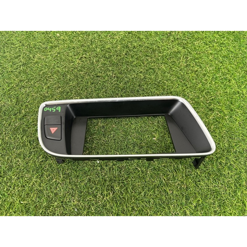 Накладка торпеды (салон) AUDI Q5 8R 2012 2.0 CAEB 8R1857186P3Q7