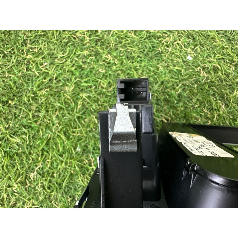 Накладка торпеды (салон) AUDI Q5 8R 2012 2.0 CAEB 8R1857186P3Q7