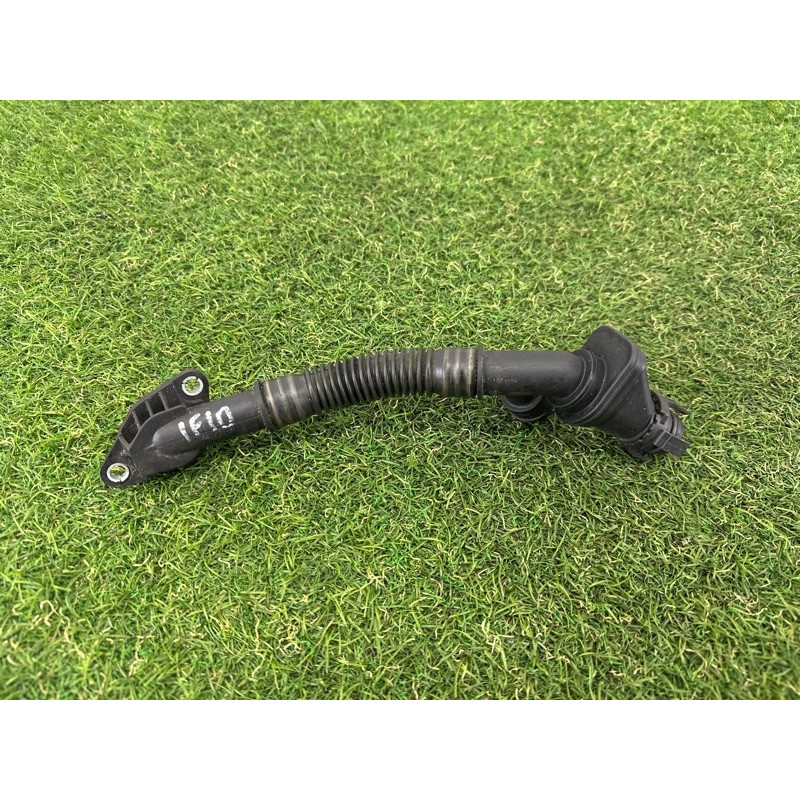 Трубка вентиляции картерных газов (двигатель и элементы) BMW 5-series F10 2013 N63B44 11157646087