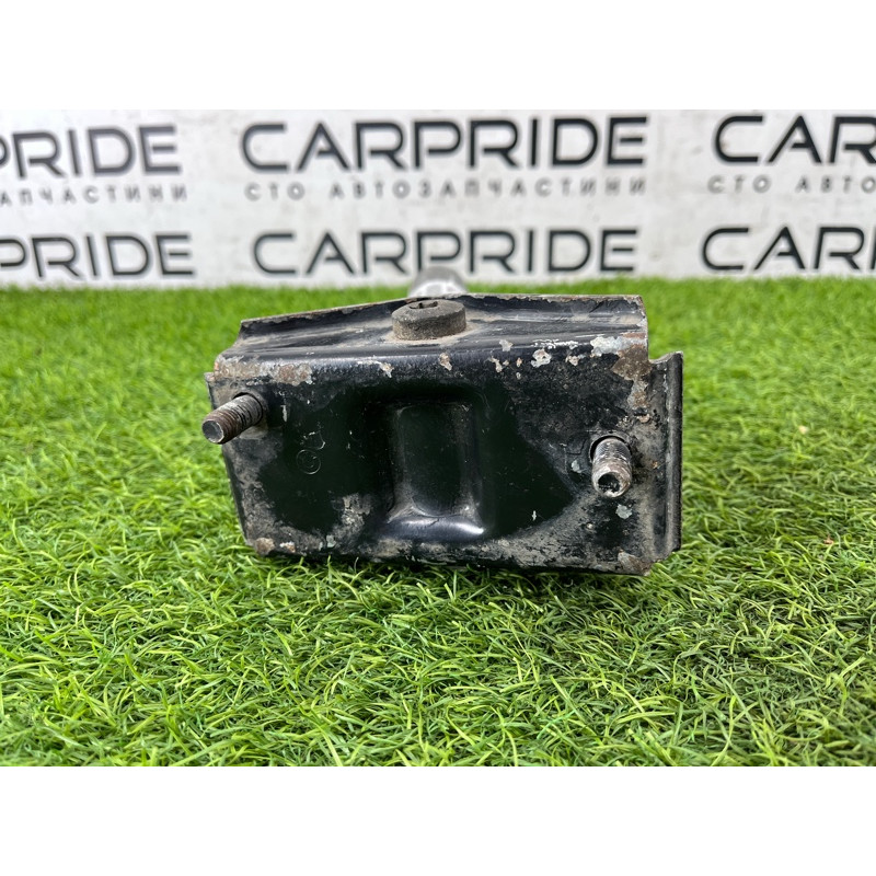 Кронштейн усилителя бампера (стекла и зеркала) BMW 5-series E34 51118138529