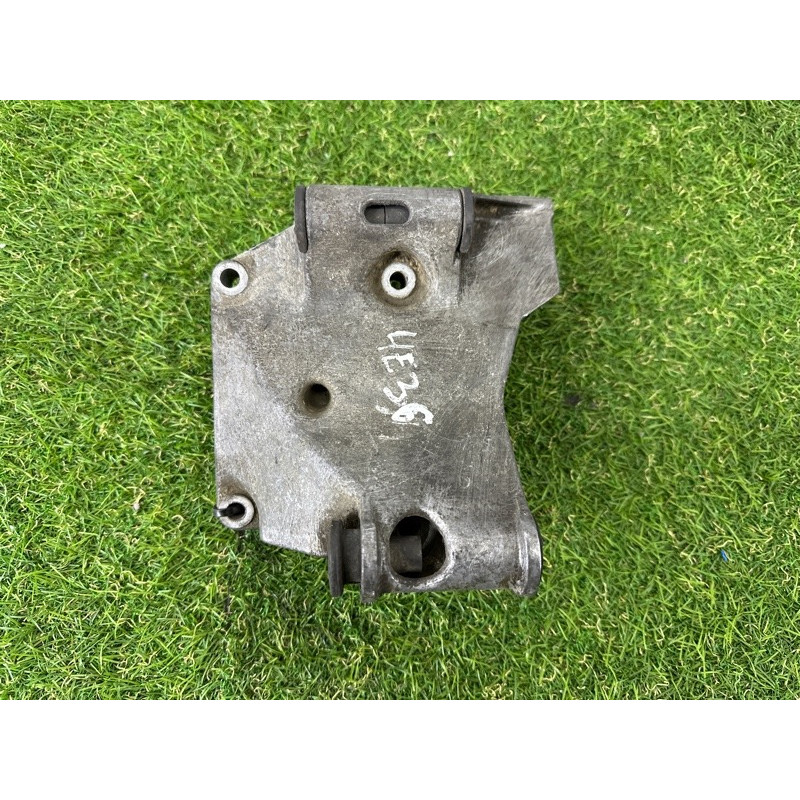 Кронштейн генератора (кронштейны двигателя) BMW 3-series E36 1993 M40B18 12311721866