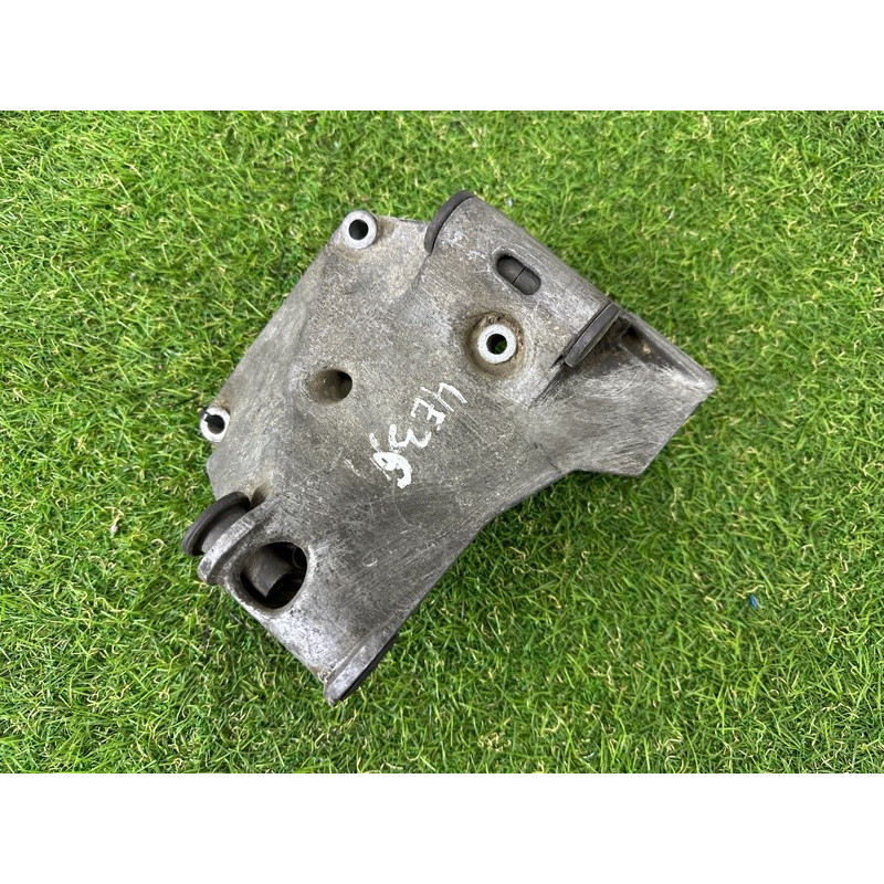 Кронштейн генератора (кронштейны двигателя) BMW 3-series E36 1993 M40B18 12311721866