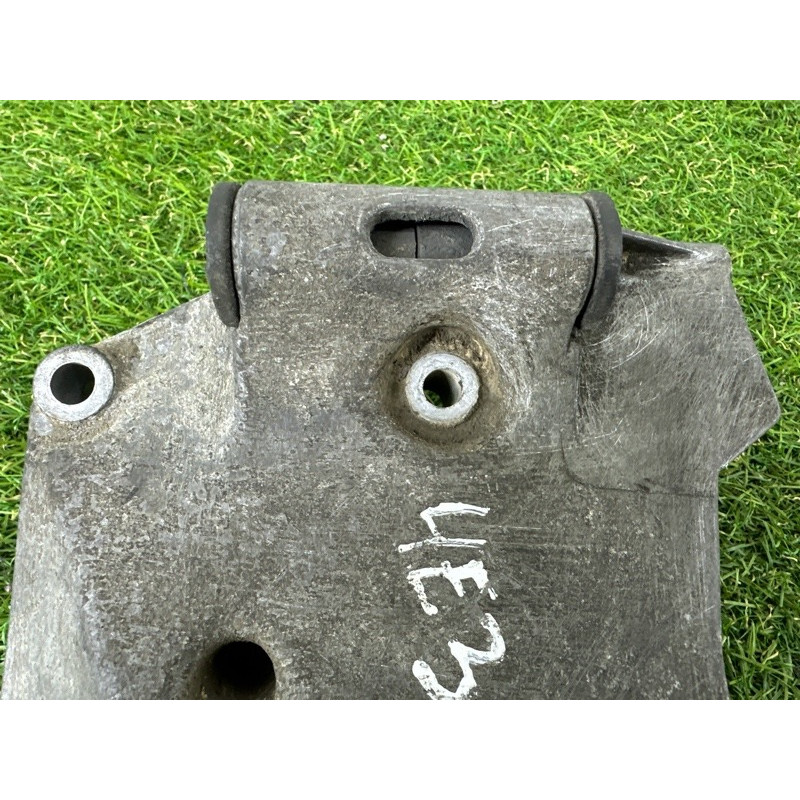 Кронштейн генератора (кронштейны двигателя) BMW 3-series E36 1993 M40B18 12311721866