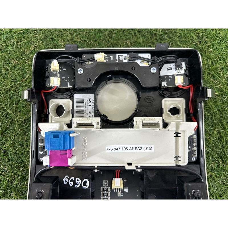 Плафон салона (салон) Volkswagen Touareg NF 2015 3.6 CGRA 7P6947105AEPA2