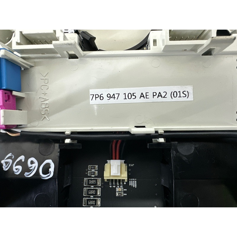 Плафон салона (салон) Volkswagen Touareg NF 2015 3.6 CGRA 7P6947105AEPA2