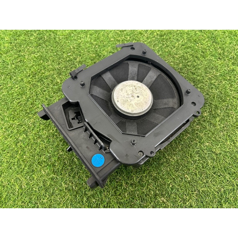 Сабвуфер (электрика) BMW X1 F48 2016 2.0 B46B20 65139278065