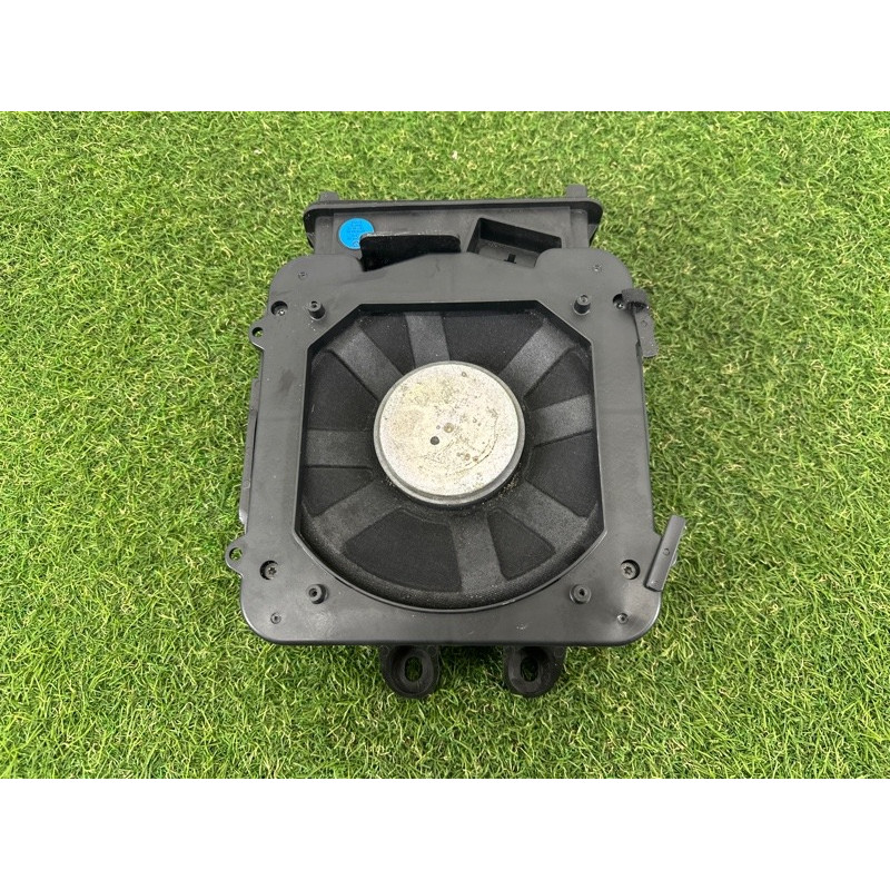 Сабвуфер (электрика) BMW X1 F48 2016 2.0 B46B20 65139278065