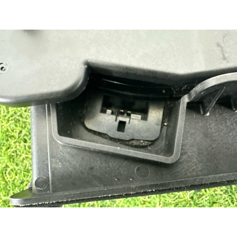 Сабвуфер (электрика) BMW X1 F48 2016 2.0 B46B20 65139278065