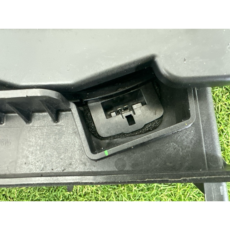 Сабвуфер (электрика) BMW X1 F48 2016 2.0 B46B20 65139278066