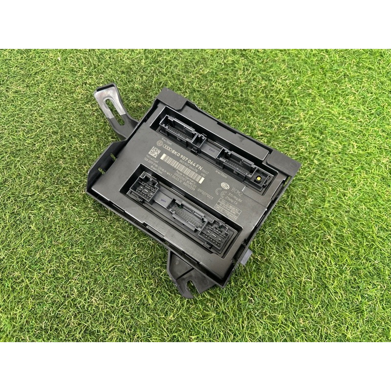 Модуль BCM (электрика / блок управления) AUDI Q5 8R 2012 2.0 CAEB 8K0907064FN