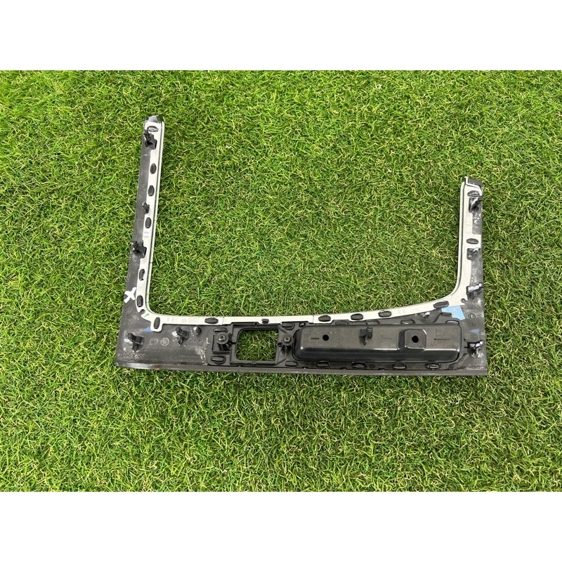 Декоративная накладка центральной консоли (салон) AUDI SQ5 FY 2018 3.0 CWGD 80B863969T7V7