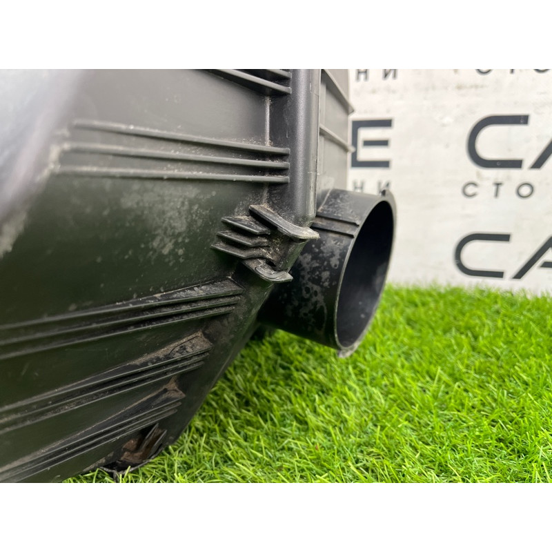 Корпус воздушного фильтра (впускная система) BMW 5-series E60 2005 N52B25 13717521030