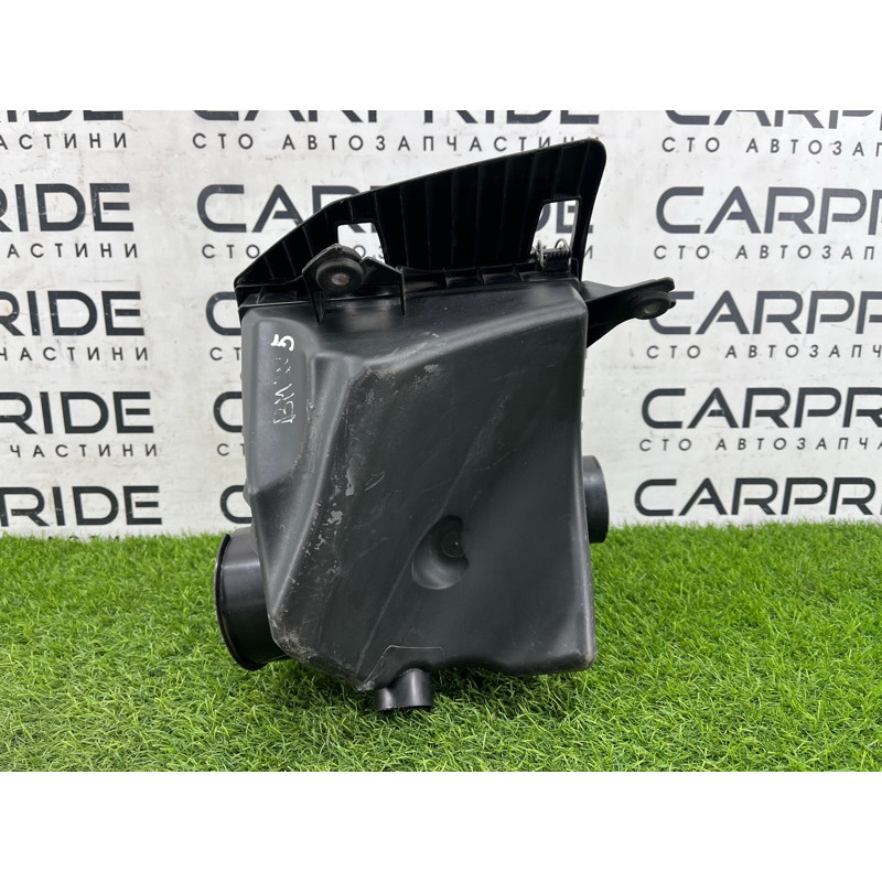 Корпус воздушного фильтра (впускная система) BMW 5-series E60 2005 N52B25 13717521030