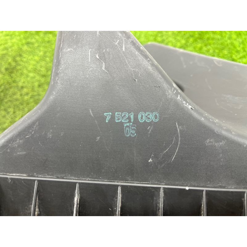 Корпус воздушного фильтра (впускная система) BMW 5-series E60 2005 N52B25 13717521030