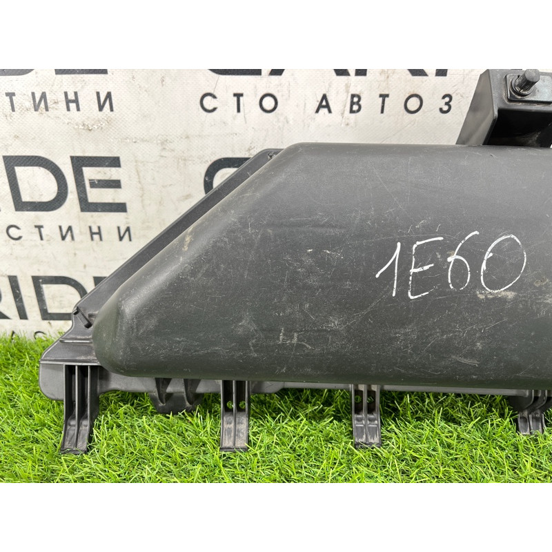 Корпус воздушного фильтра (впускная система) BMW 5-series E60 2004 M54B22 64316913504